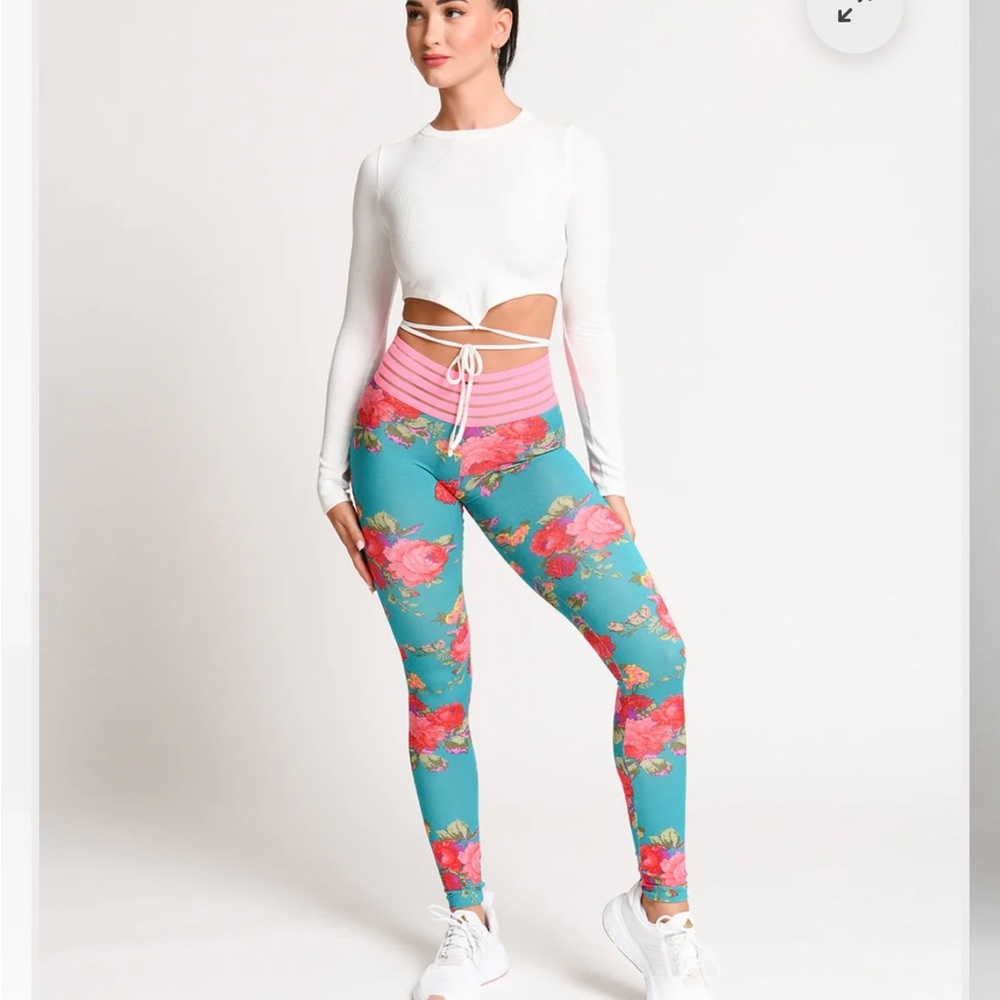 Cute Booty Lounge Aqua Floral Print Leggings